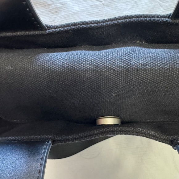 Marithe Francois Girbaud Black Crossbody Bag - Picture 7 of 8